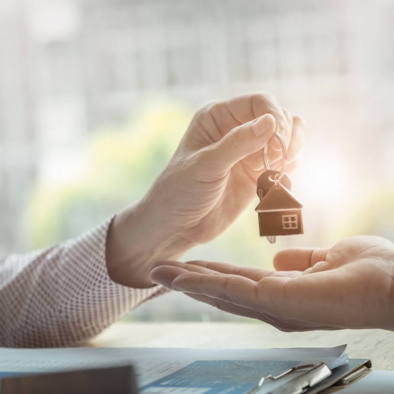 Chi paga l’agenzia immobiliare
